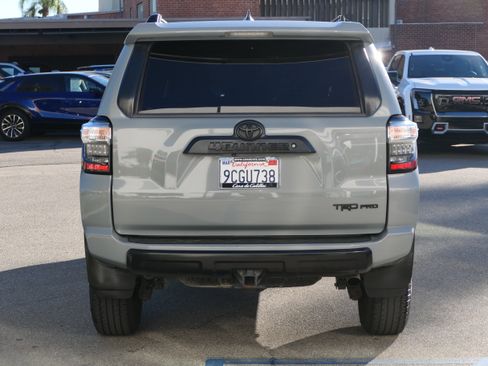 Used 2017 Toyota 4Runner SR5 image 3