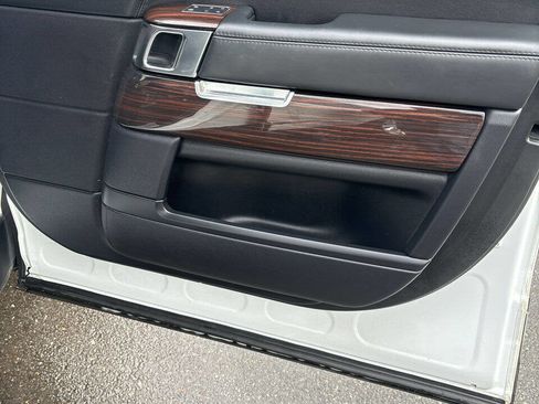 Used 2017 Land Rover Range Rover HSE image 47