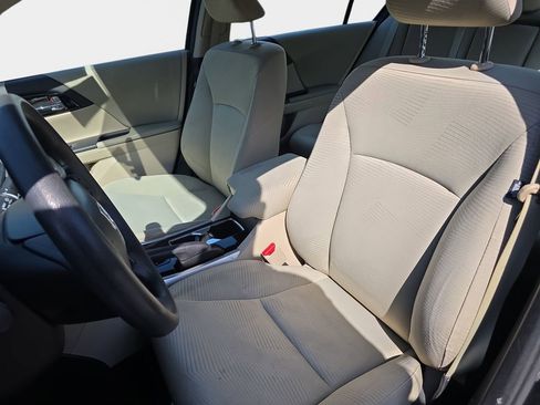 Used 2017 Honda Accord LX image 17