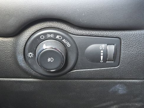 Used 2023 Dodge Durango GT image 25