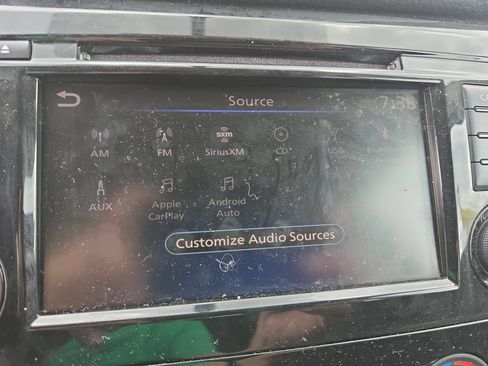 Used 2018 Nissan Rogue SV AWD/4WD image 25