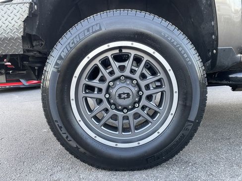 Used 2015 Chevrolet Silverado 2500 High Country w/ Duramax Plus Package AWD/4WD image 37