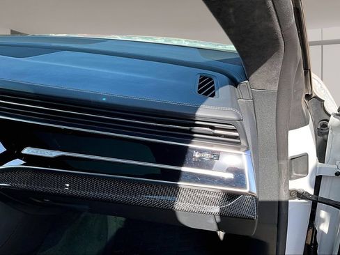 Used 2021 Audi SQ8 Prestige AWD/4WD image 16