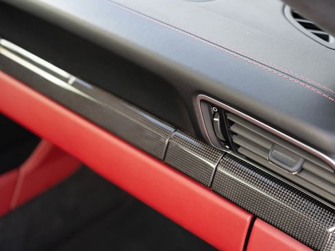 Used 2017 Porsche 911 Carrera 4S image 32