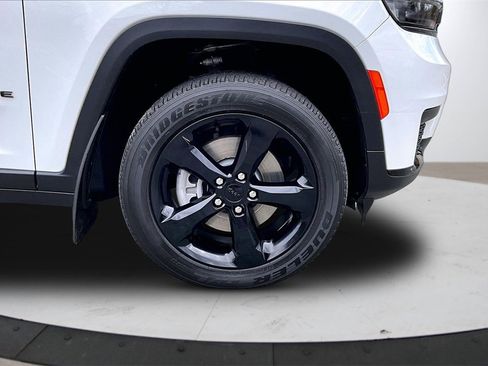 Used 2024 Jeep Grand Cherokee L Altitude image 35