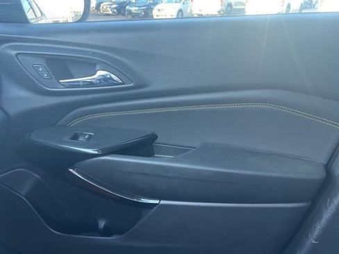 Certified 2024 Chevrolet Trax LT w/ LT Convenience Package image 30