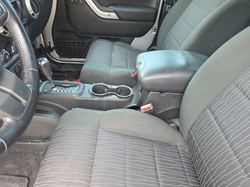 Used 2011 Jeep Wrangler Rubicon w/ PWR Convenience Group AWD/4WD image 22