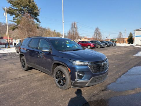 Used 2023 Chevrolet Traverse LT image 7
