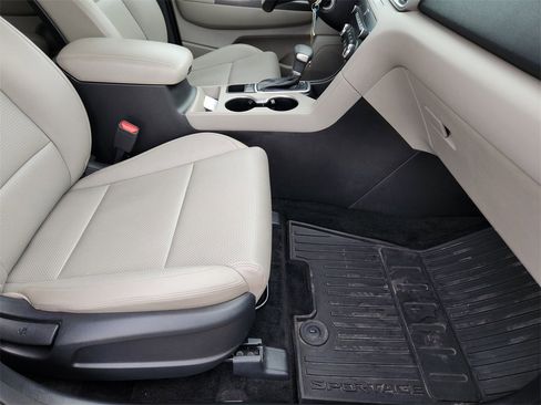 Used 2020 Kia Sportage S image 14
