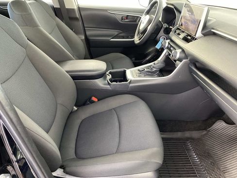 Used 2023 Toyota RAV4 LE AWD/4WD image 10
