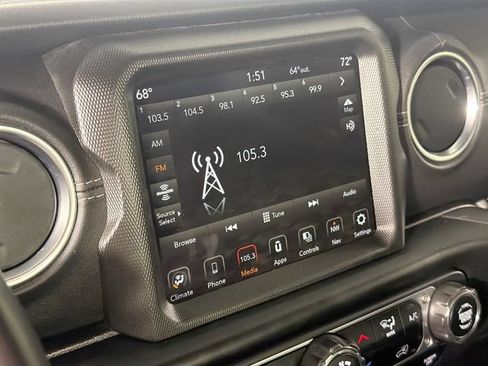 Used 2021 Jeep Wrangler Unlimited Sahara w/ Uconnect 4C Nav & Sound Group AWD/4WD image 15