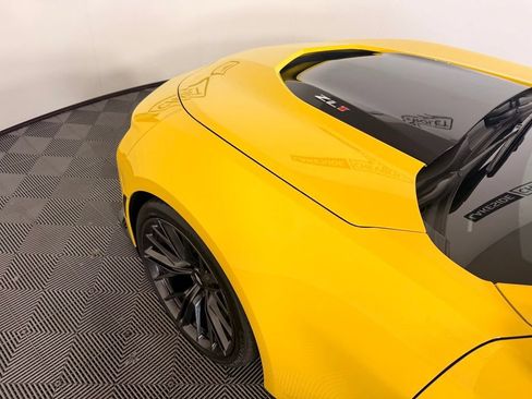 Used 2018 Chevrolet Camaro ZL1 RWD image 15