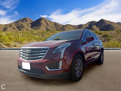 Used 2017 Cadillac XT5 Luxury AWD/4WD image 2