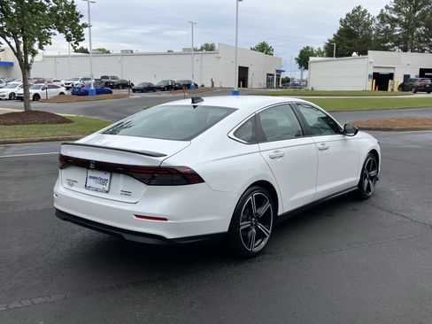 Used 2025 Honda Accord Sport image 10
