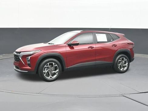 Used 2024 Chevrolet Trax LT w/ LT Convenience Package FWD image 7