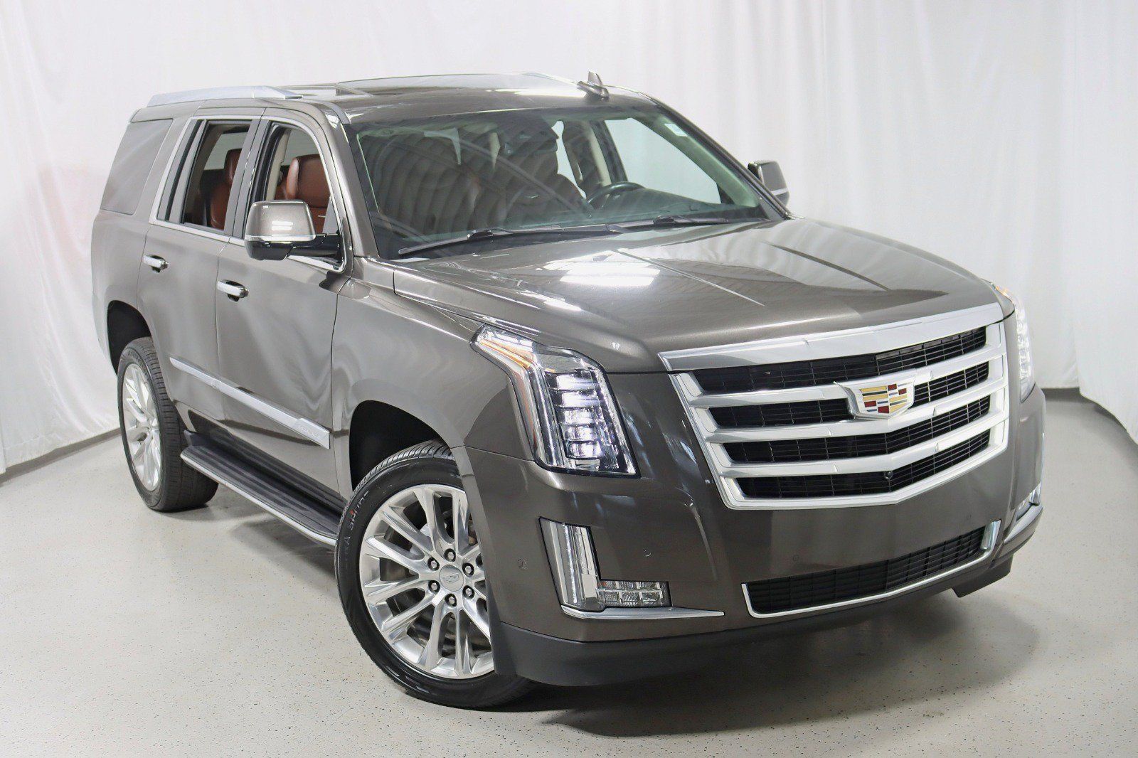 Used 2020 Cadillac Escalade Luxury AWD/4WD image 6