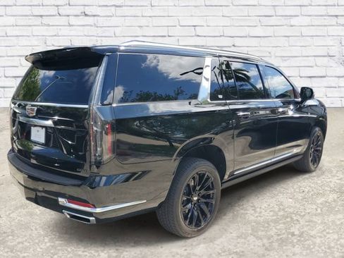 Certified 2025 Cadillac Escalade ESV Premium Luxury image 4