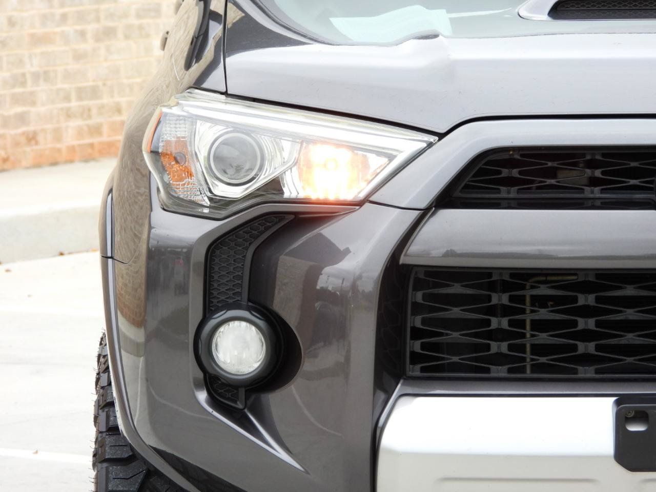 Used 2018 Toyota 4Runner TRD Off-Road Premium AWD/4WD image 58