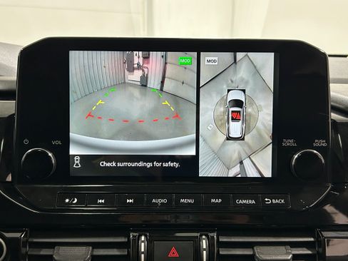 Used 2022 Nissan Pathfinder Platinum w/ Cargo Package AWD/4WD image 8