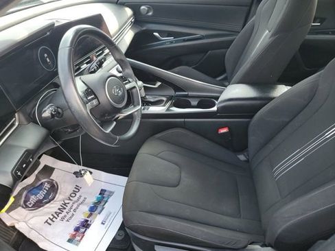Used 2023 Hyundai Elantra SEL w/ Convenience Package image 8