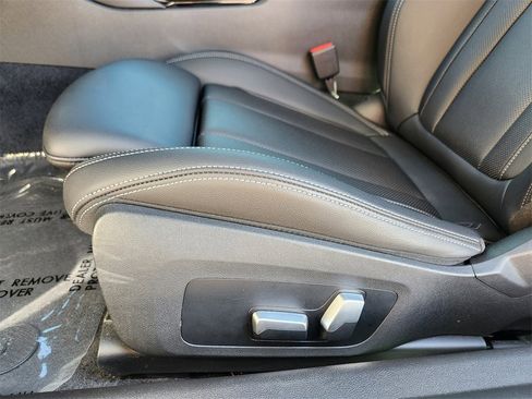 Used 2024 BMW 230i xDrive Coupe w/ Convenience Package image 6