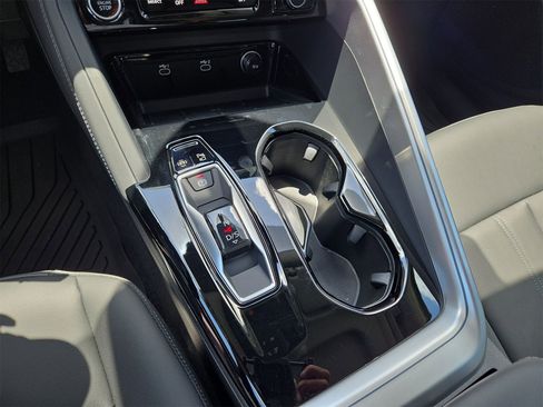 New 2025 Audi Q5 Premium image 22