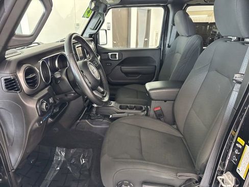 Used 2023 Jeep Wrangler Unlimited w/ Cold Weather Group image 16