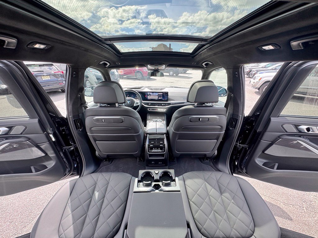 Used 2026 BMW X7 M60i AWD/4WD image 28