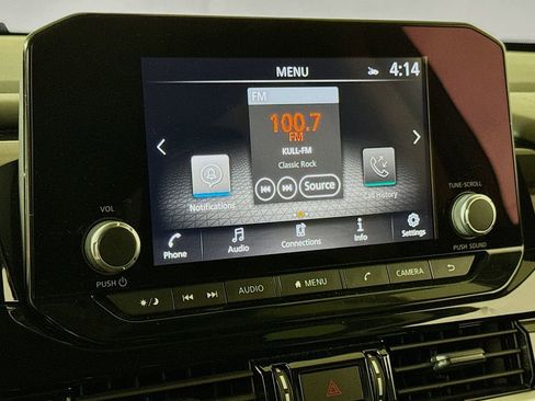 Used 2025 Nissan Pathfinder SV FWD image 12