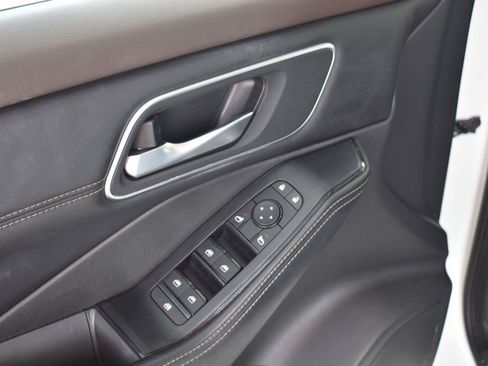 Used 2021 Nissan Rogue SV w/ Premium Package FWD image 25
