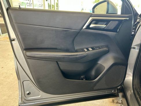 Used 2023 Mitsubishi Outlander SE FWD image 36