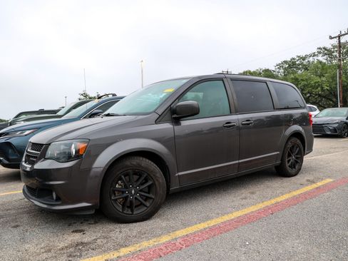 Used 2019 Dodge Grand Caravan GT FWD image 3