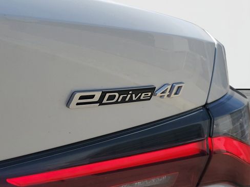 Used 2024 BMW i4 eDrive40 RWD image 8