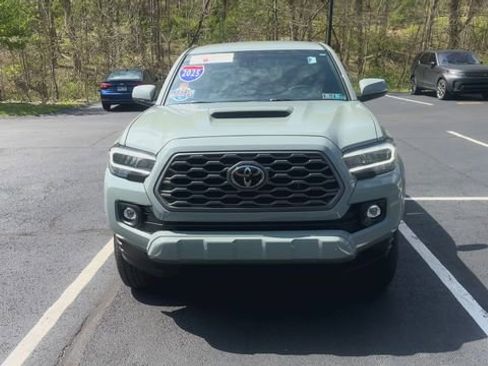Certified 2023 Toyota Tacoma TRD Sport w/ Technology Package AWD/4WD image 3