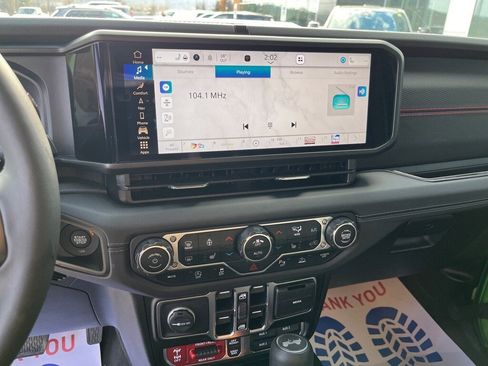 Used 2025 Jeep Wrangler Unlimited Rubicon image 9