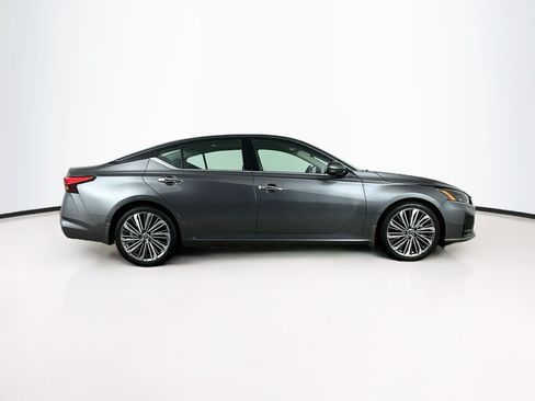 Used 2023 Nissan Altima 2.5 SL FWD image 10
