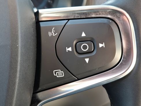 Certified 2023 Volvo XC40 B5 Plus w/ Driver Assist Package image 27