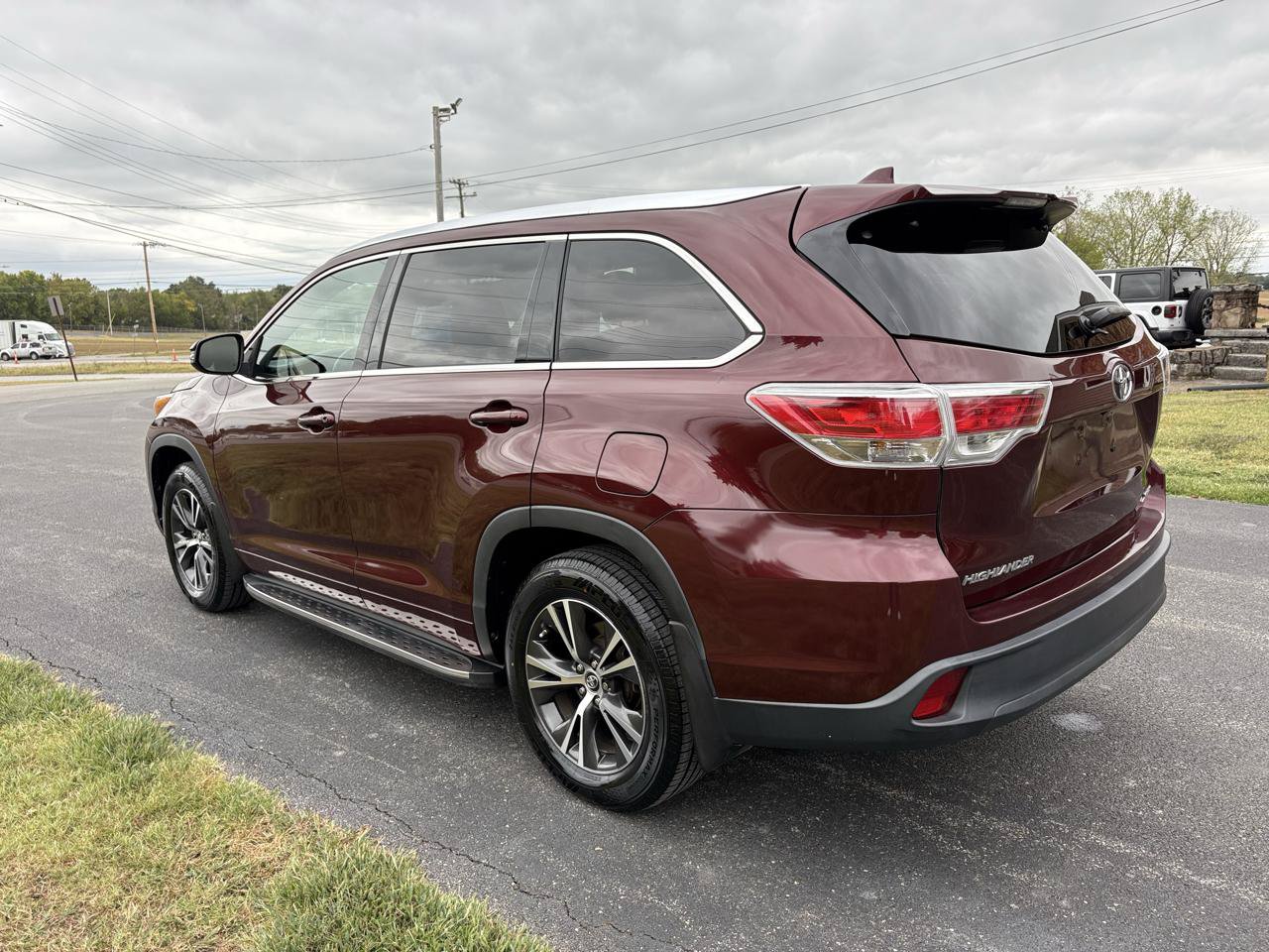 Used 2016 Toyota Highlander XLE AWD/4WD image 22