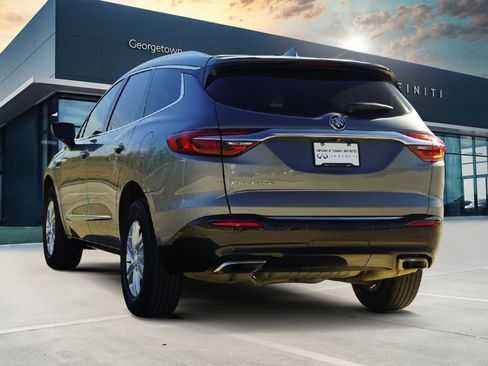 Used 2020 Buick Enclave Essence image 7