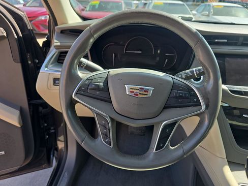 Used 2017 Cadillac XT5 Luxury w/ Driver Awareness Package image 14