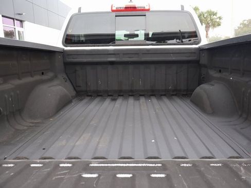 Used 2016 GMC Canyon SLE w/ SLE Convenience Package image 16