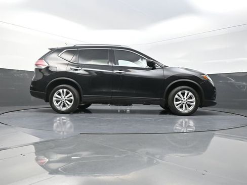 Used 2016 Nissan Rogue SV image 26