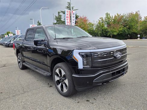 New 2025 Ford F150 Lightning Platinum image 3