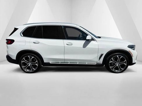 Used 2022 BMW X5 xDrive40i w/ Premium Package AWD/4WD image 8