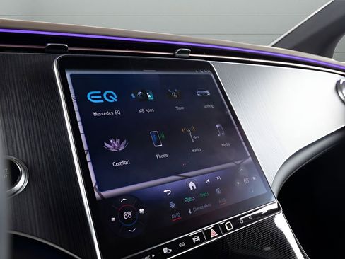 Used 2023 Mercedes-Benz EQE 350+ 4MATIC Sedan image 22