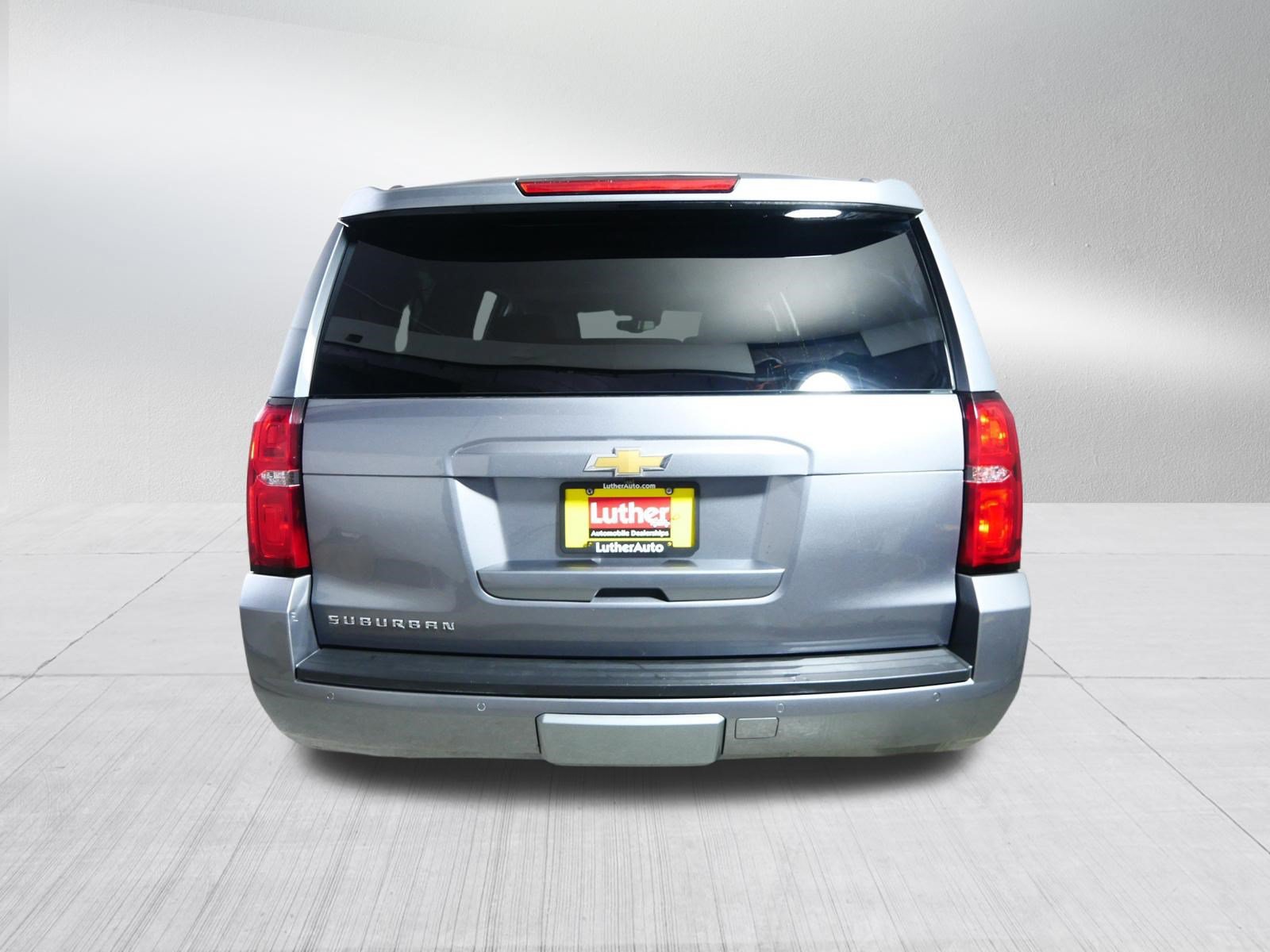 Used 2020 Chevrolet Suburban LT w/ Luxury Package AWD/4WD image 6