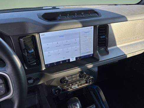 Used 2024 Ford Bronco Black Diamond w/ Sasquatch Package image 14