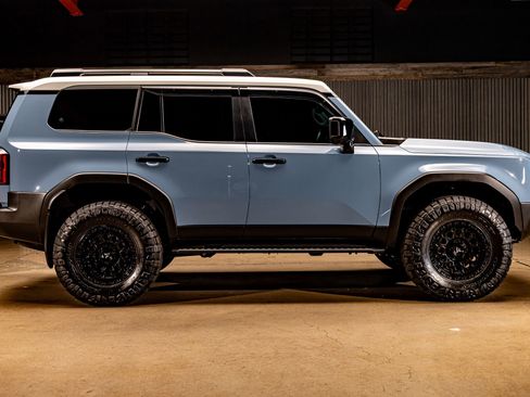 Used 2024 Toyota Land Cruiser Base image 11