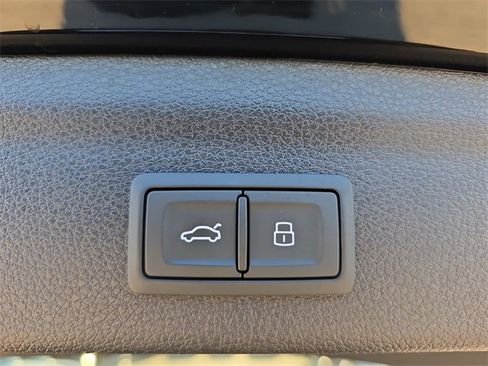 Certified 2024 Audi Q3 2.0T Premium Plus image 16