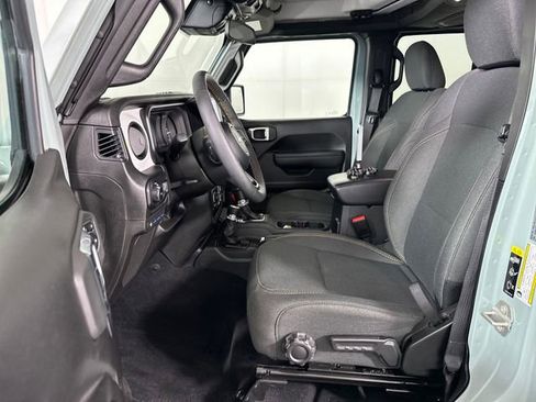 Used 2024 Jeep Wrangler Unlimited w/ Convenience Group image 10